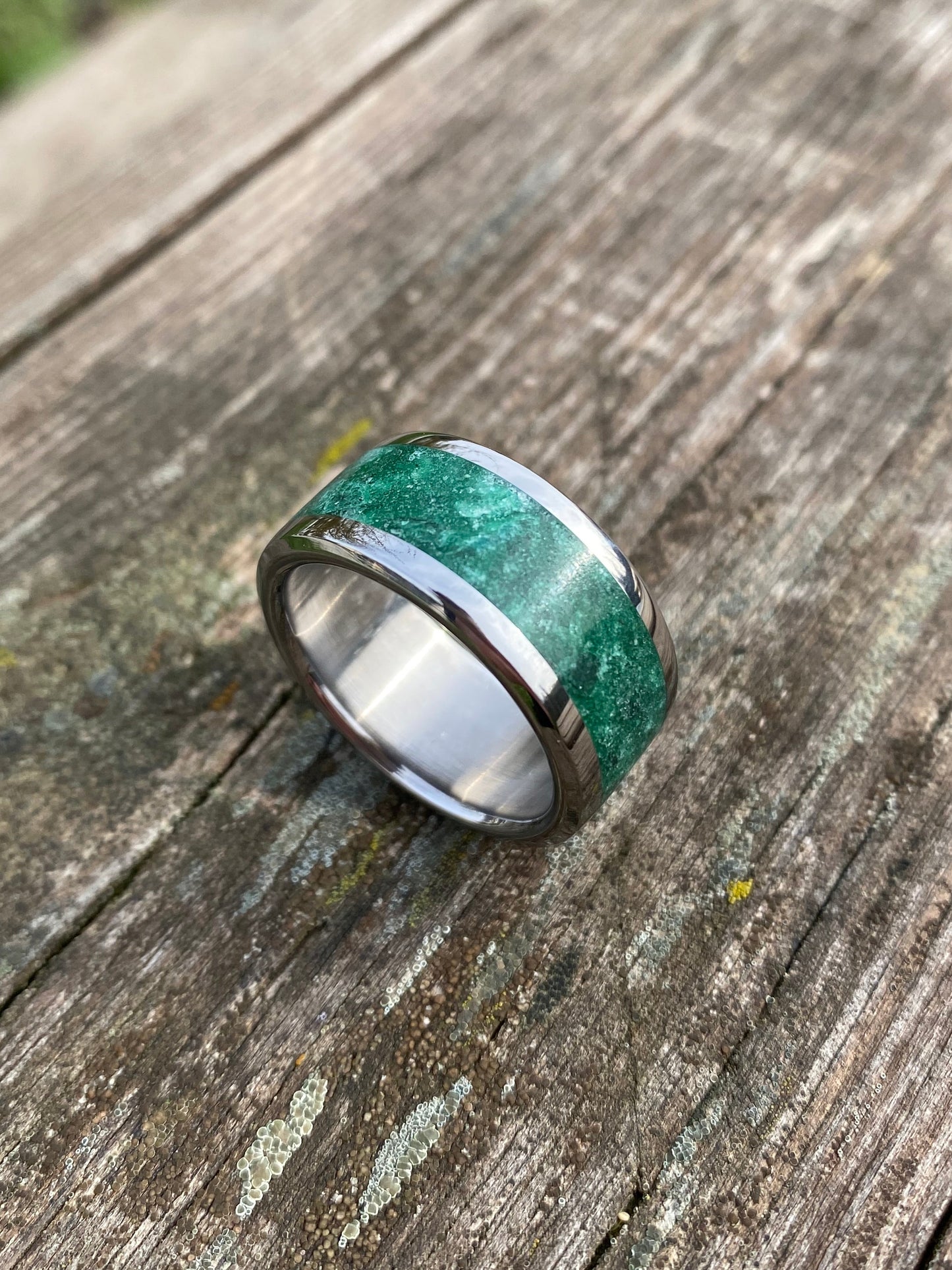 Fascia di Giada Verde e Titanio