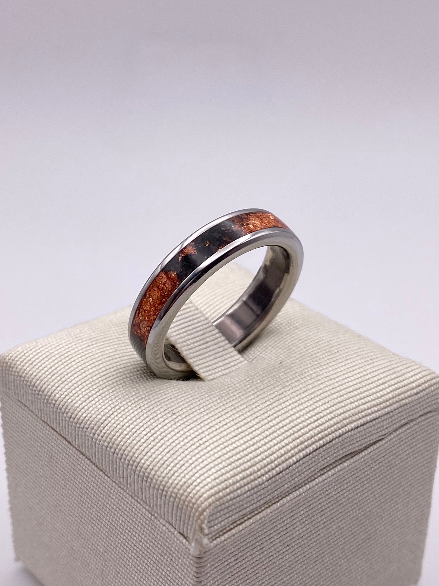 Anello di Lava Islandese e Foglia di Rame