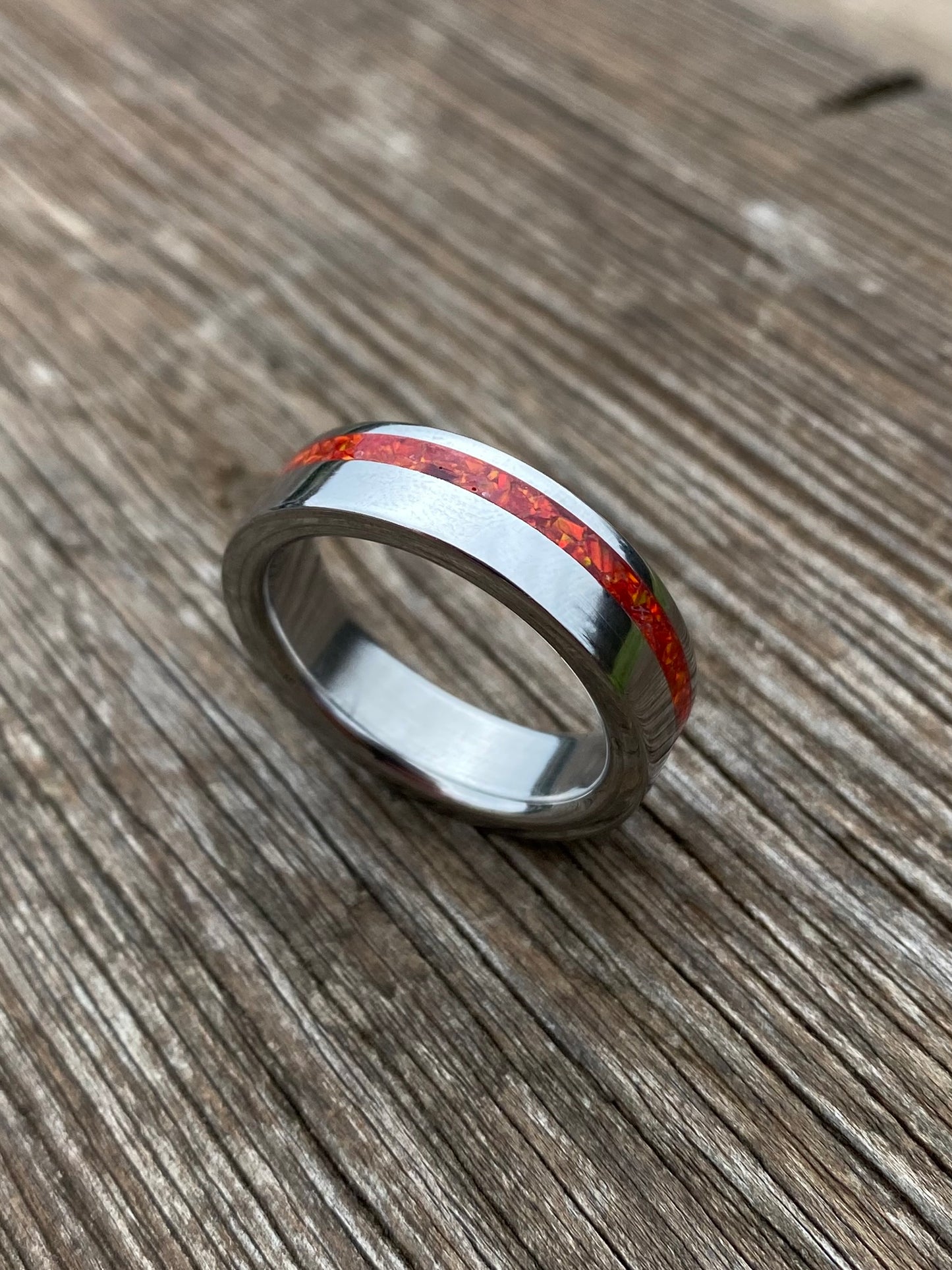 Anello di Opale "Crimson Red" - Intarsio Laterale