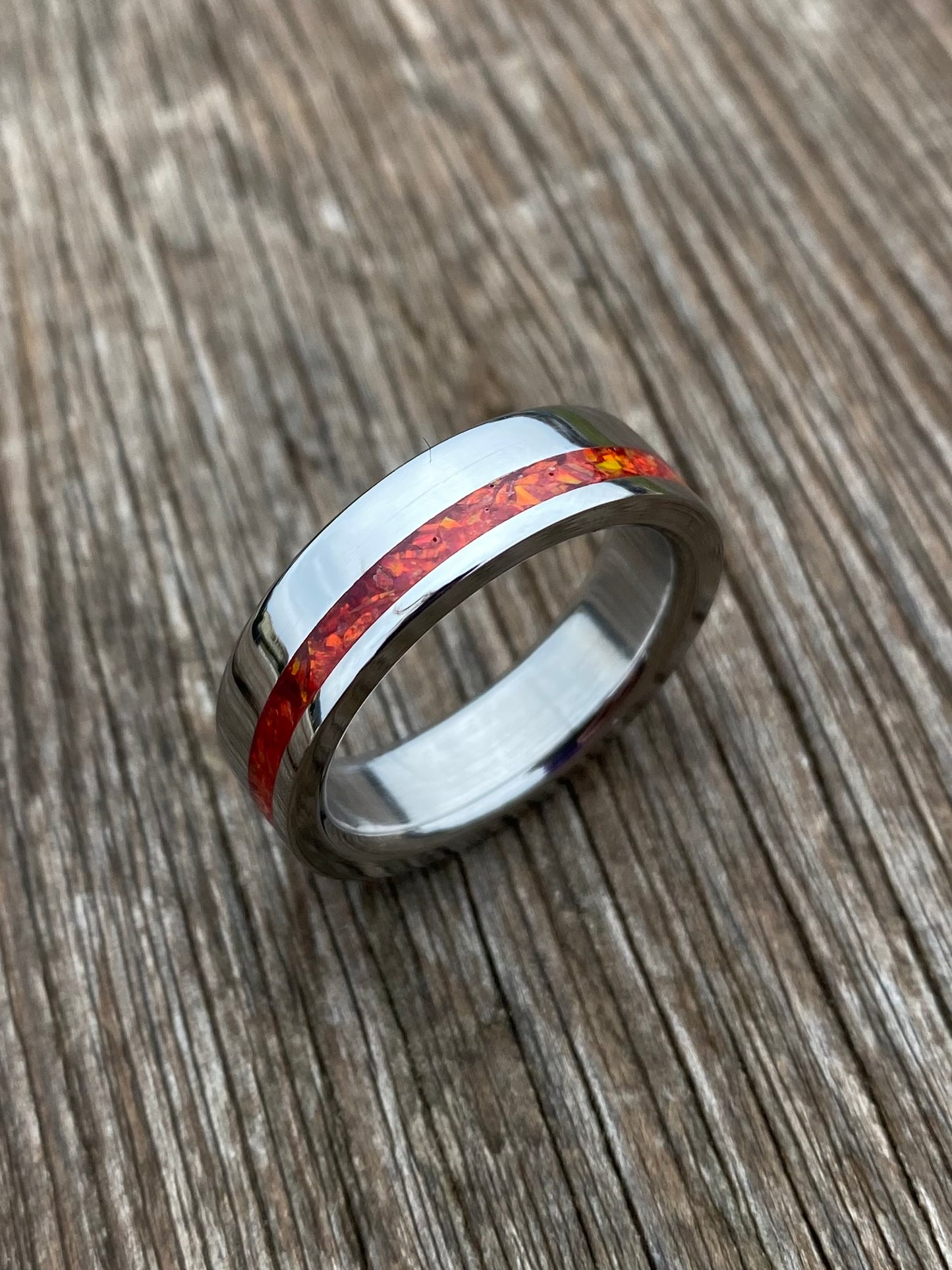 Anello di Opale "Crimson Red" - Intarsio Laterale
