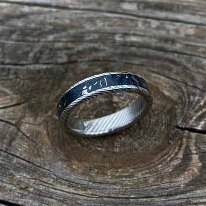 Bague en acier de Damas et météorite