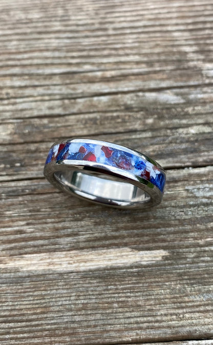 Anello di Titanio, Granato Rosso, Conchiglia ed Occhio di Tigre
