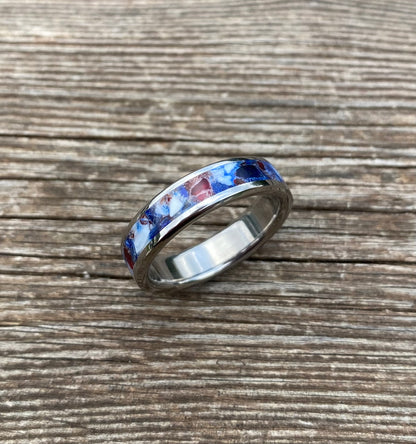 Anello di Titanio, Granato Rosso, Conchiglia ed Occhio di Tigre