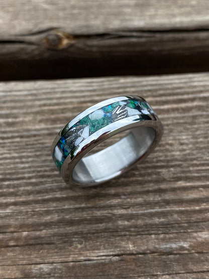 Anello di Malachite, Meteorite, Opale e Conchiglia
