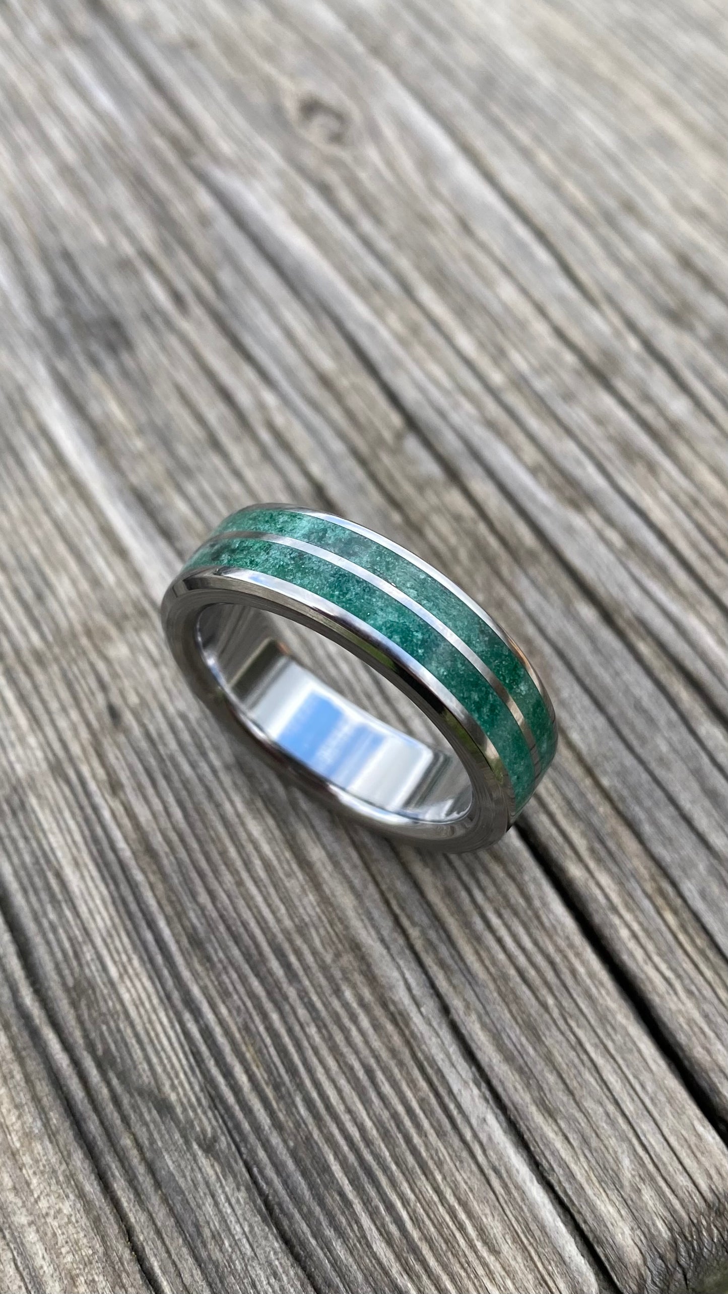 Green Jade Ring with Double Inlay