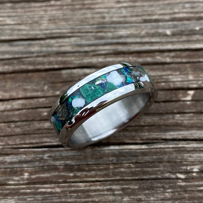 Anello di Malachite, Meteorite, Opale e Conchiglia