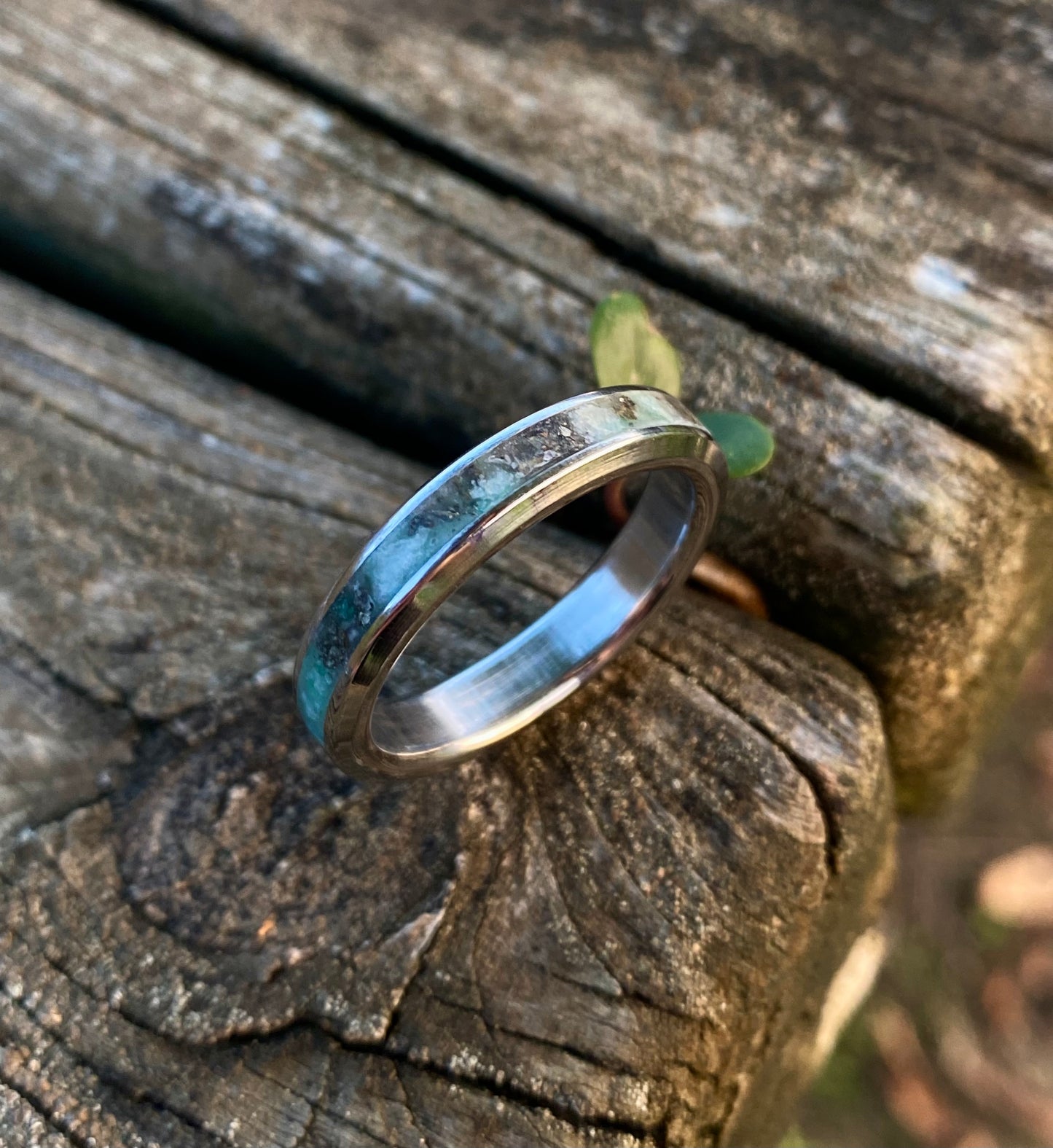 Anello di Fosforescente di Pirite e Giada Verde - WORKSHOP