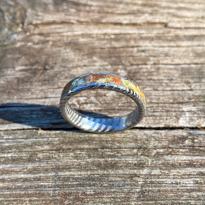 Anello di Acciaio Damasco, Corniola, Opale e Foglia d’Oro