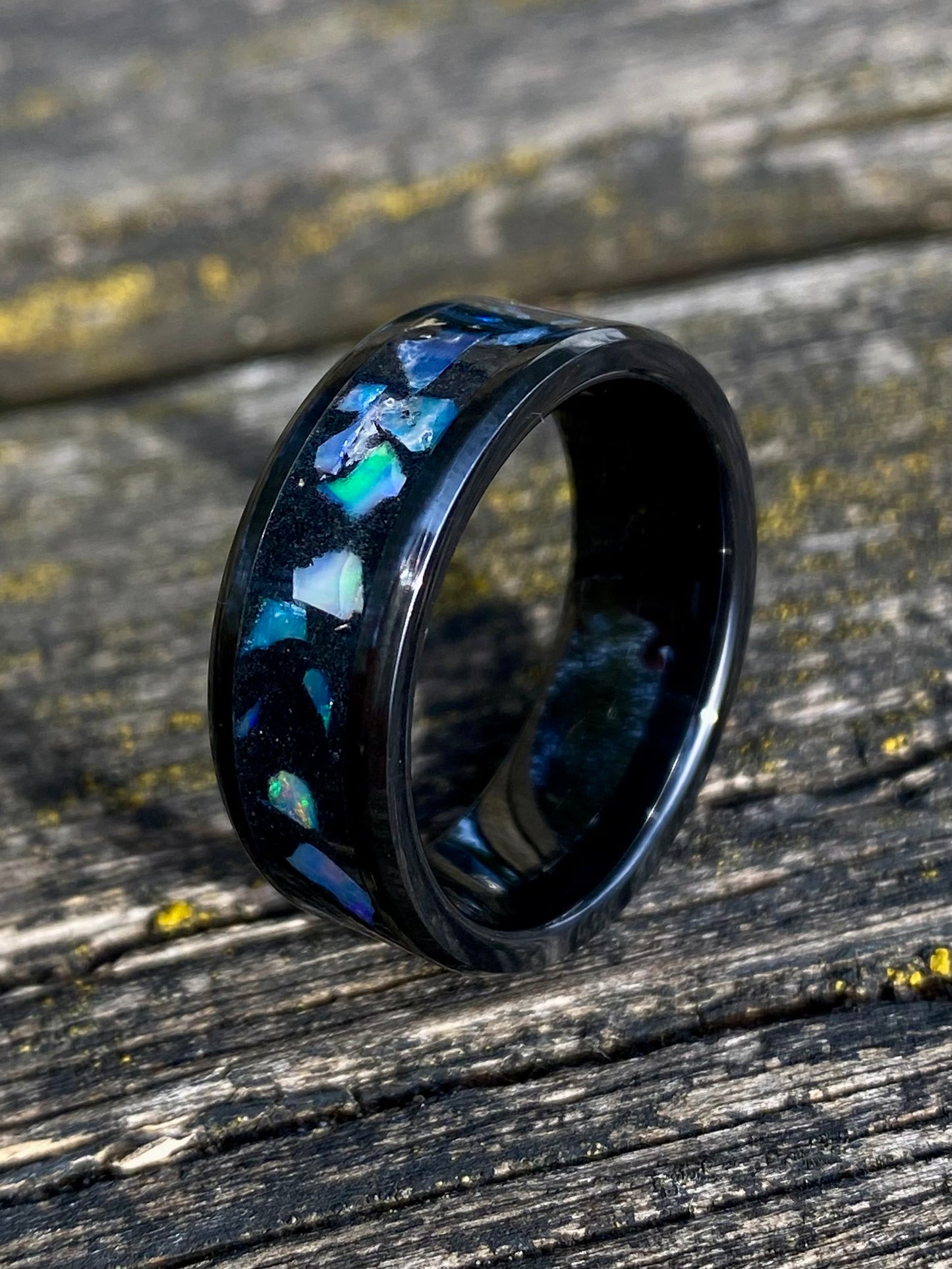 Anello di Ceramica ed Opale naturale