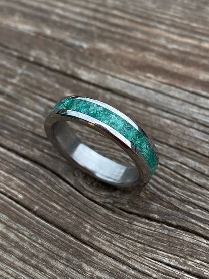 Anello di Giada Verde, Malachite e Titanio