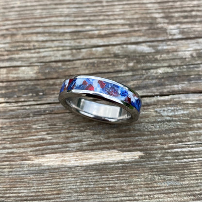 Anello di Titanio, Granato Rosso, Conchiglia ed Occhio di Tigre