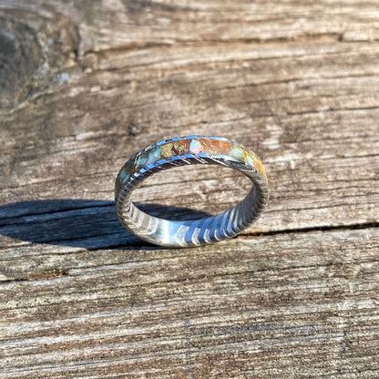Anello di Acciaio Damasco, Corniola, Opale e Foglia d’Oro