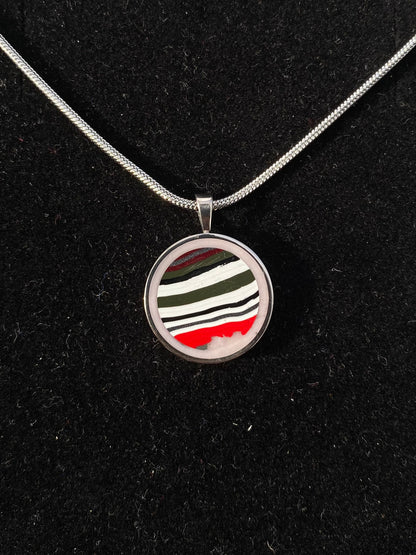 Collana di Fordite, modello "bite//8" - Pendente Fosforescente di Titanio e Fordite