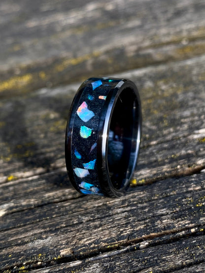 Anello di Ceramica ed Opale naturale