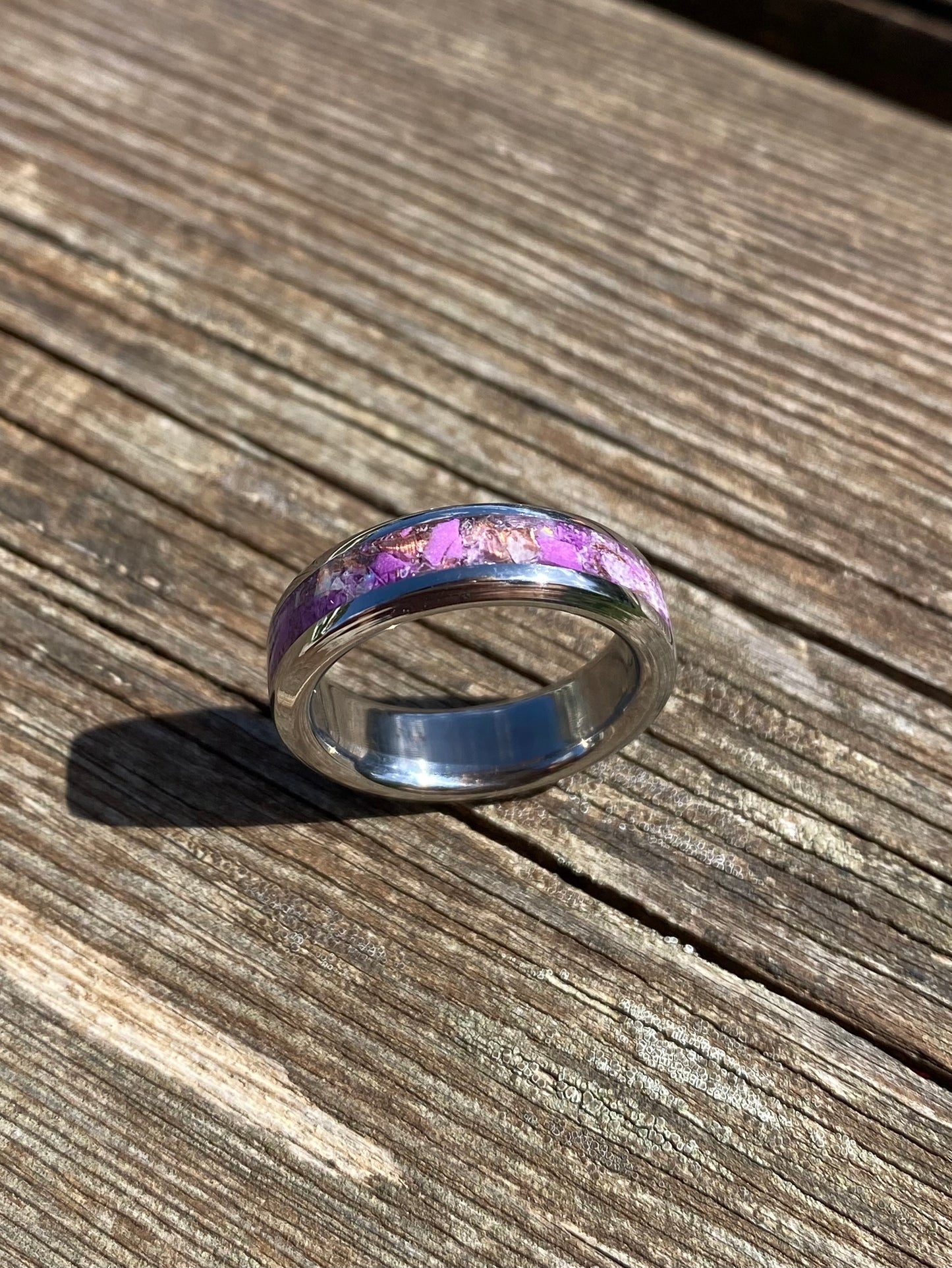 Anello di Ametista, Giada Viola, Opale, Rame e Titanio