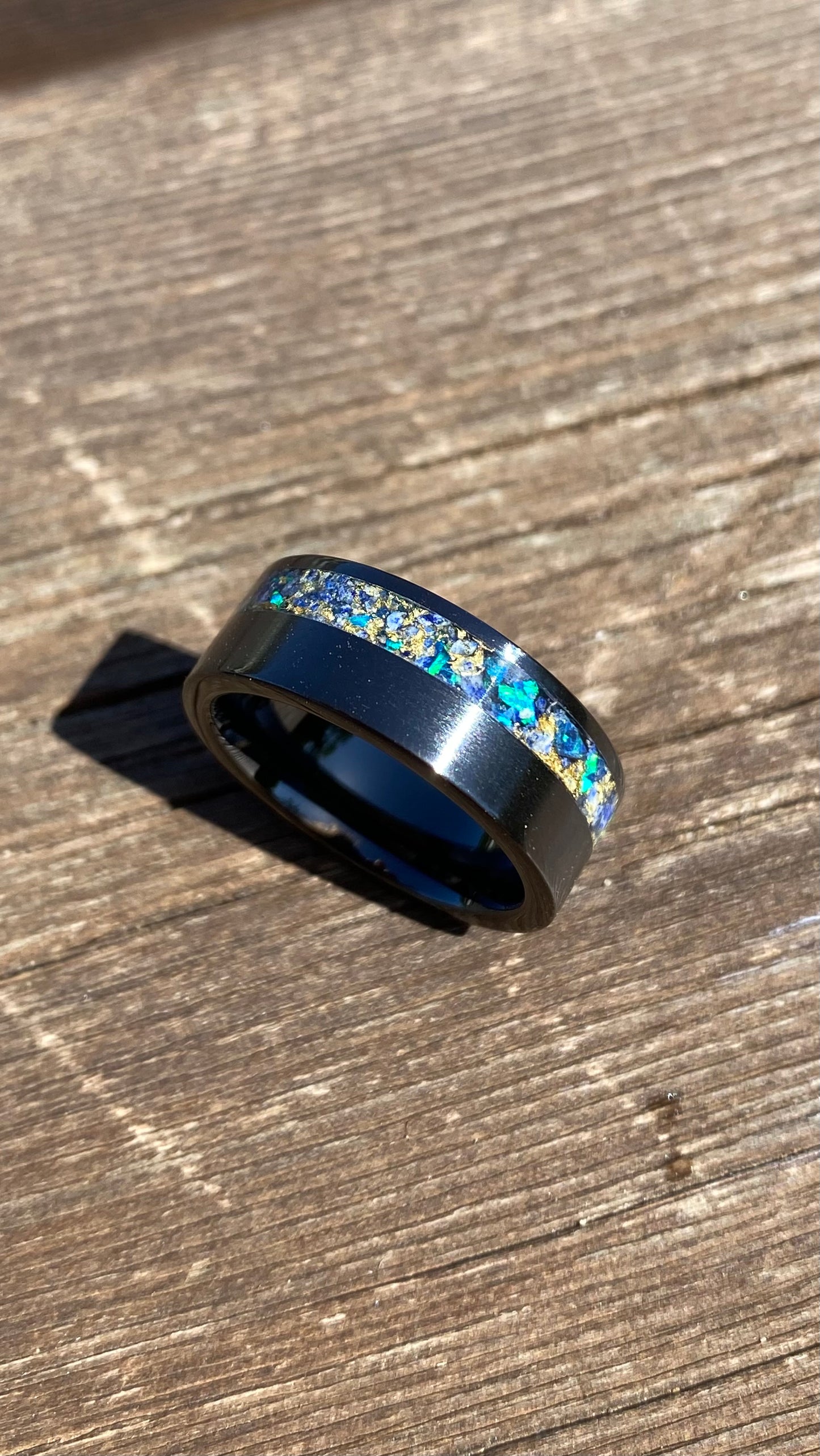 Anello di Ceramica Nera, Opale, Lapis Lazuli e Foglia d'Oro