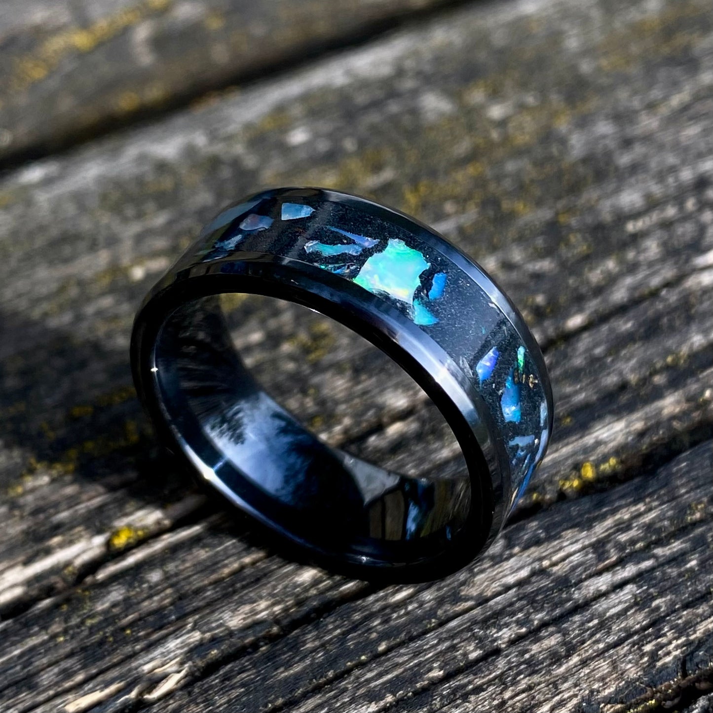 Anello di Ceramica ed Opale naturale