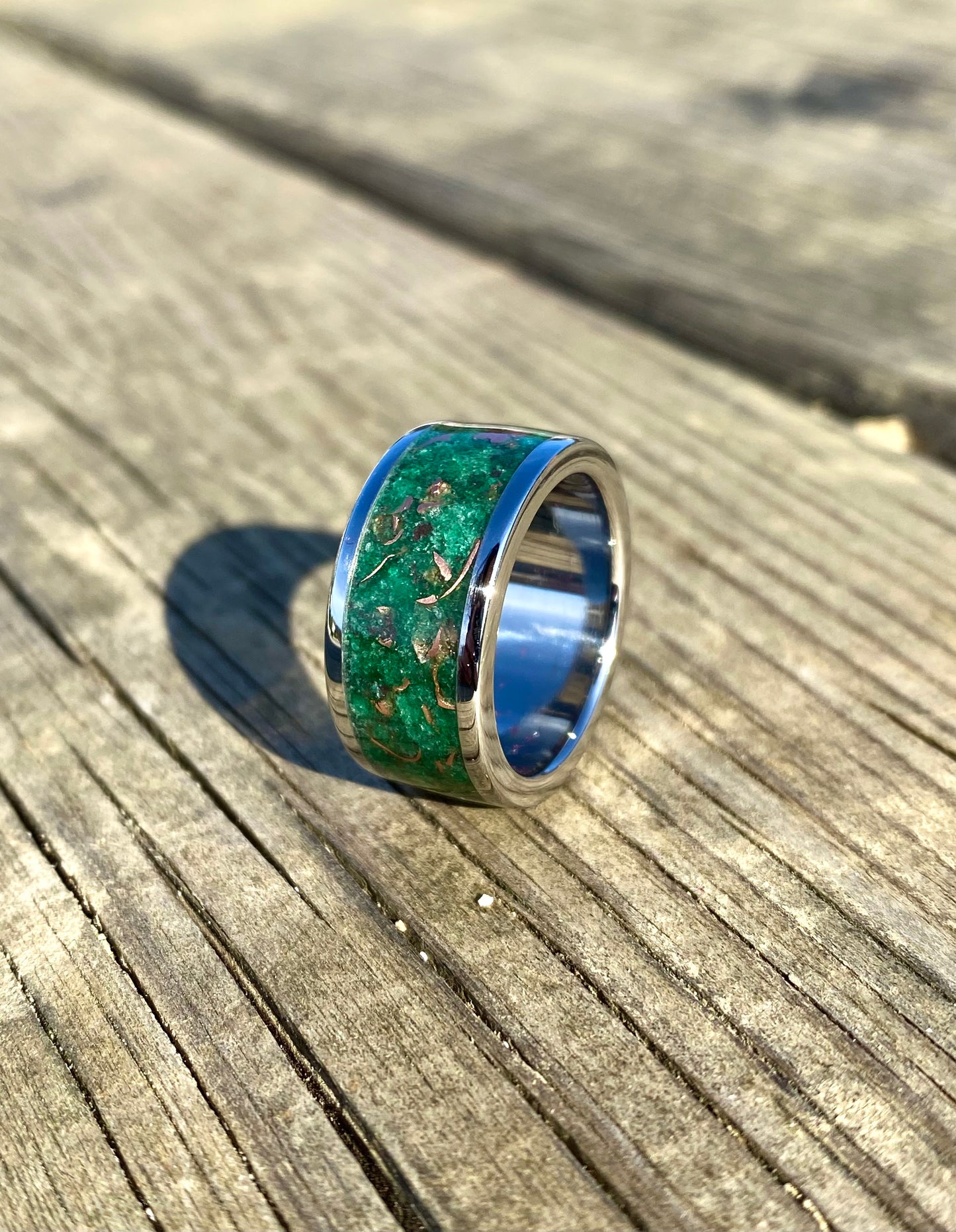 Anello di Giada Verde e Rame