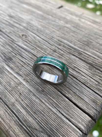 Green Jade Ring with Double Inlay