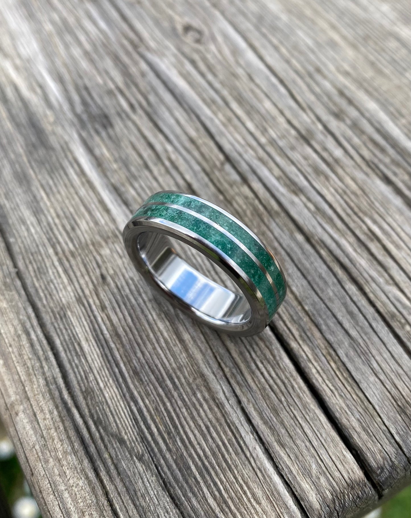 Green Jade Ring with Double Inlay