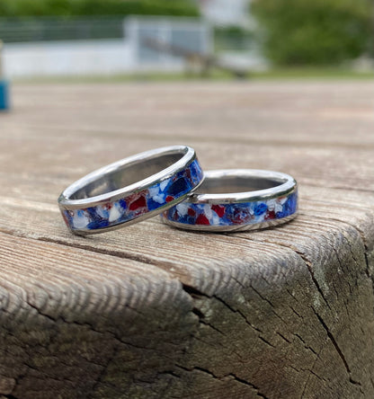 Anello di Titanio, Granato Rosso, Conchiglia ed Occhio di Tigre