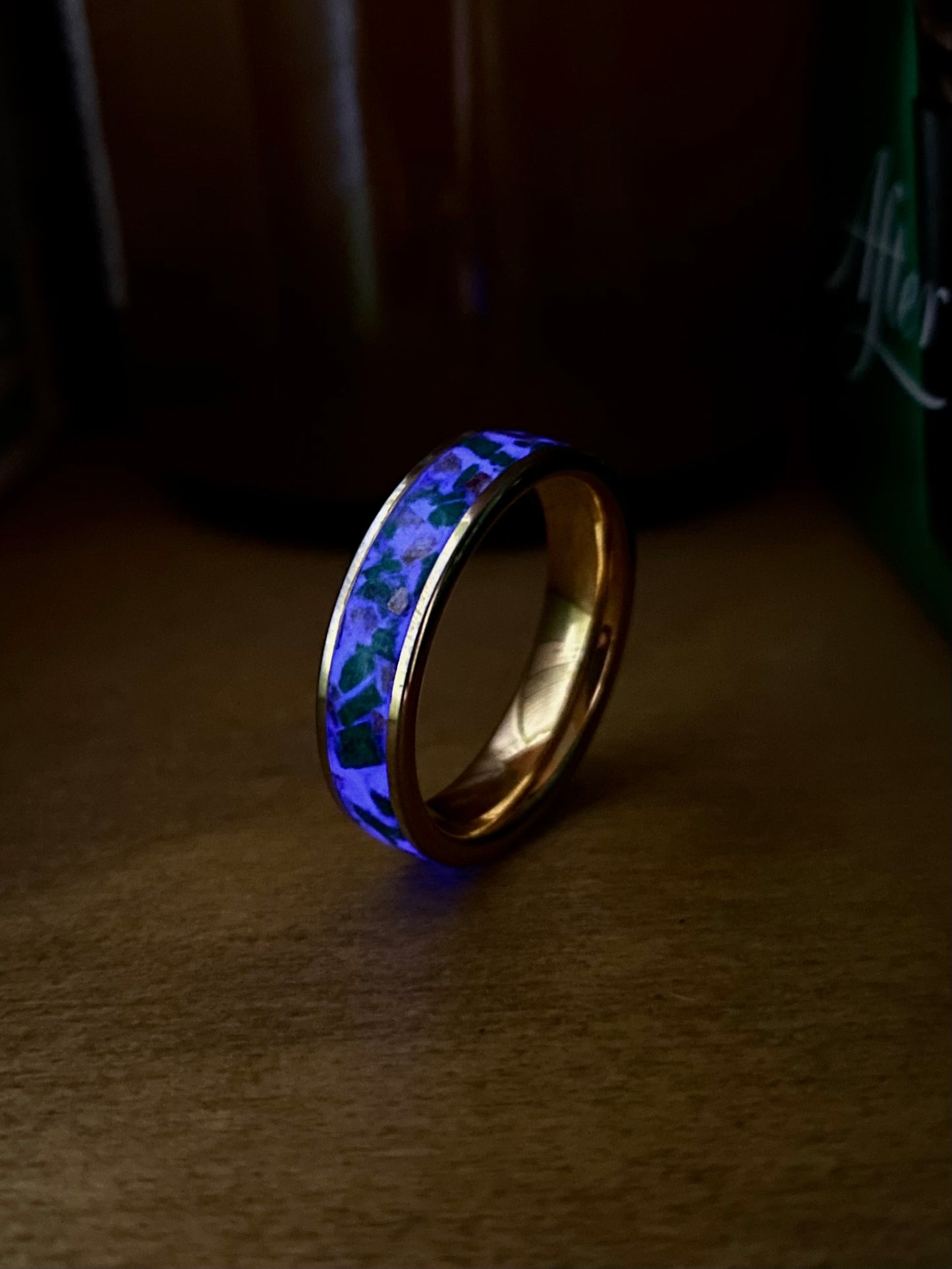 Anello di Malachite, Rubino e Tungsteno dorato