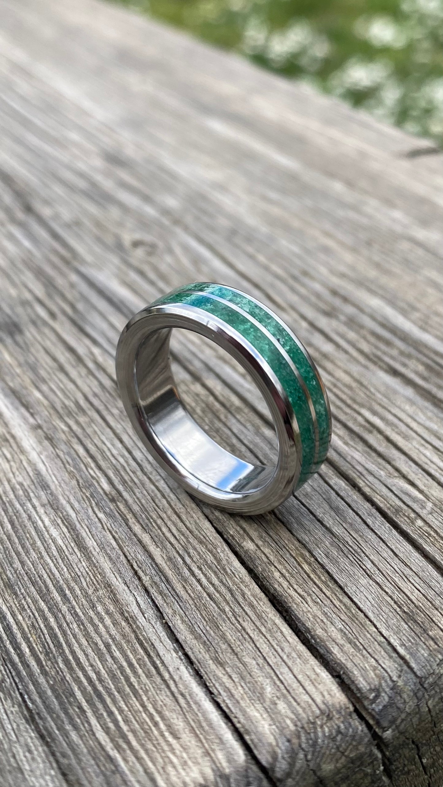 Green Jade Ring with Double Inlay