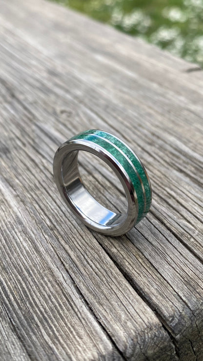 Green Jade Ring with Double Inlay