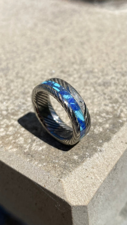 Damascus Steel and Lapis Lazuli ring with side inlay