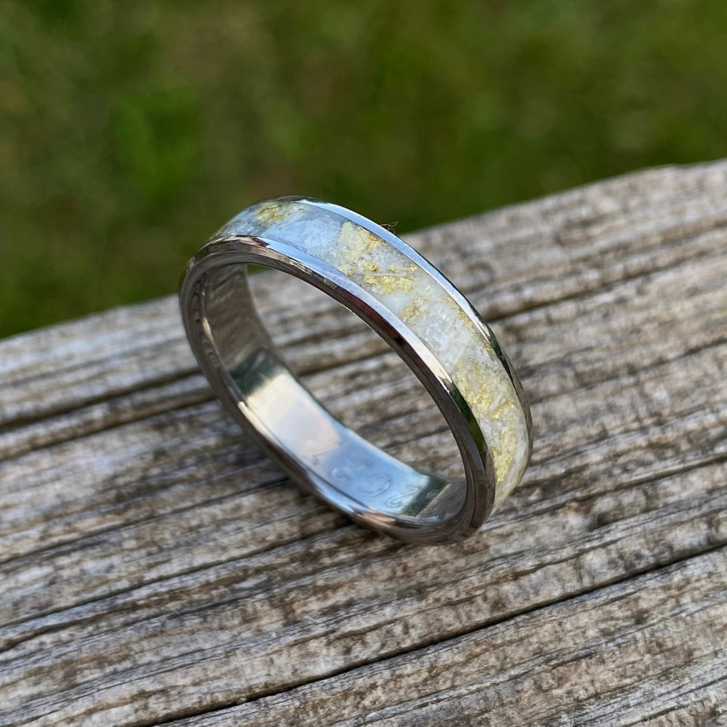 Anello di Titanio, Celestina, Conchiglia e Foglia d’Oro