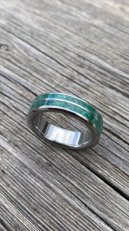 Green Jade Ring with Double Inlay