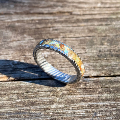Anello di Acciaio Damasco, Corniola, Opale e Foglia d’Oro
