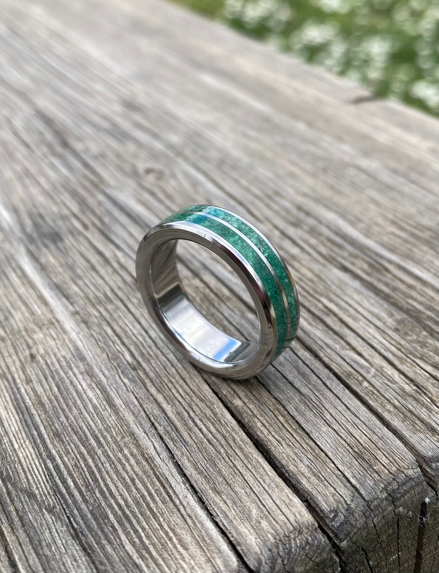 Green Jade Ring with Double Inlay