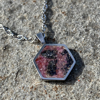 "exagon" Pendant - Ruby and Volcanic Lava Necklace