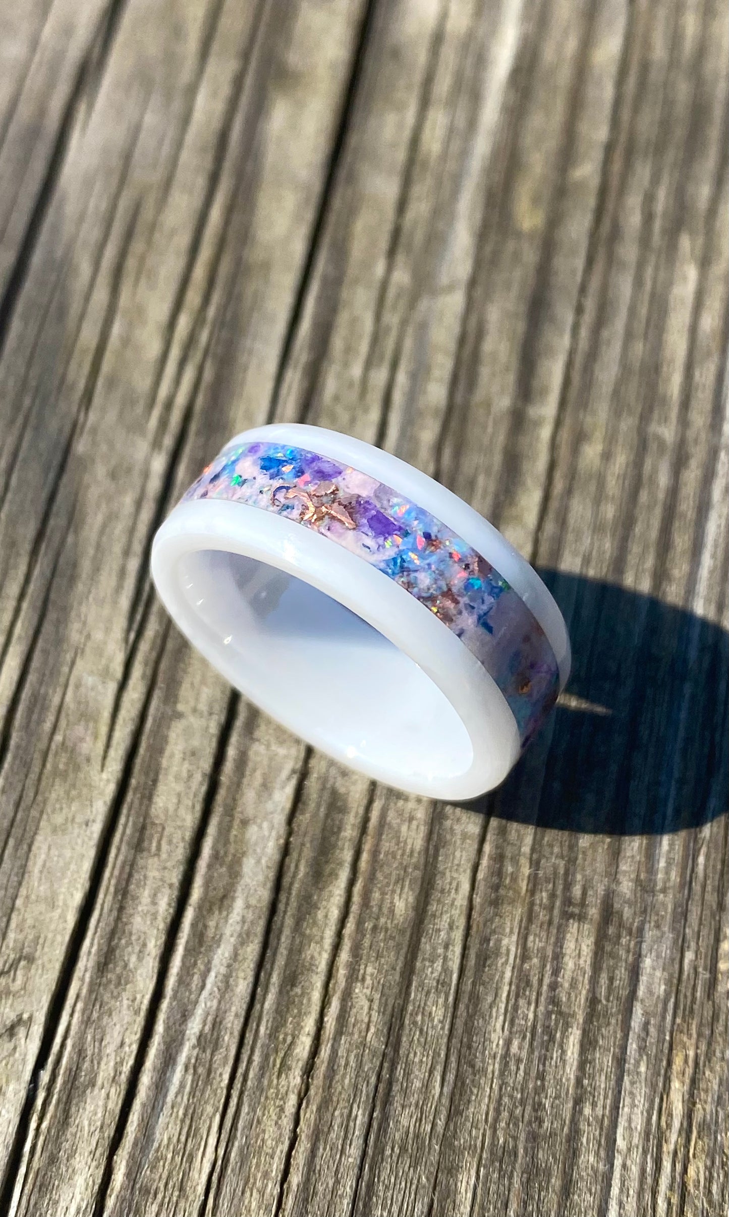 Anello di Ceramica Bianca, Opale, Giada Blu e Rame