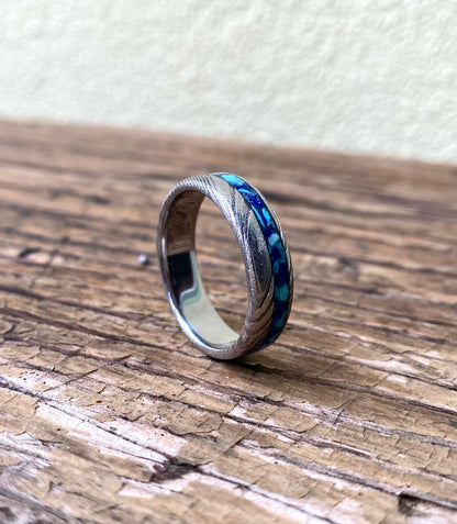 Damascus Steel and Lapis Lazuli ring with side inlay