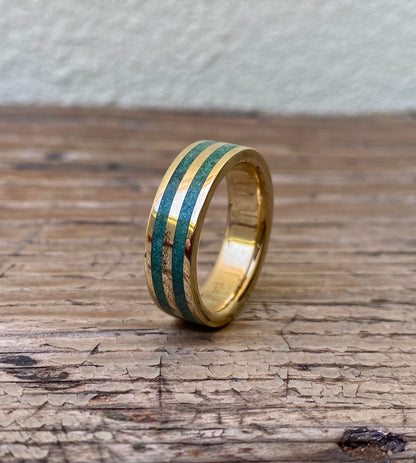 Anello di Giada Verde con Intarsio Doppio