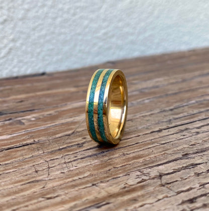 Anello di Giada Verde con Intarsio Doppio