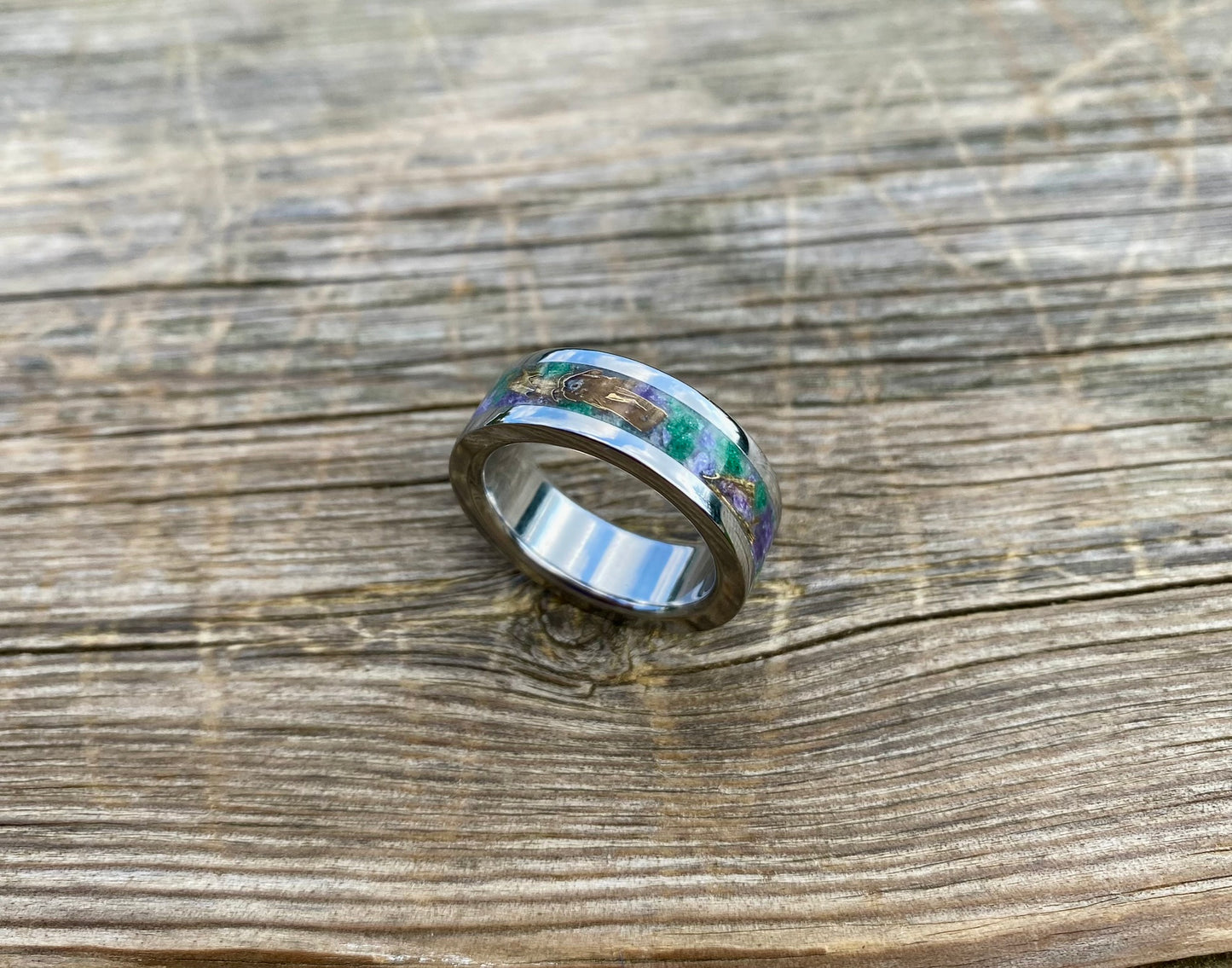 Anello di Giada Verde, Ametista e Spirali di Ottone