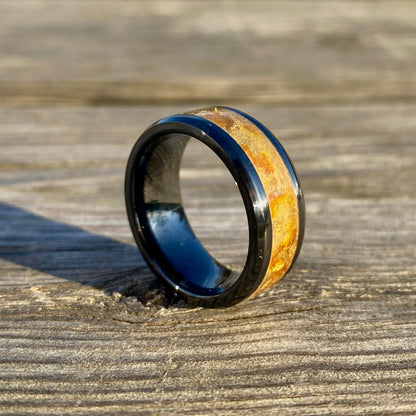 Anello di Ceramica Nera, Ambra e Foglia d’Oro