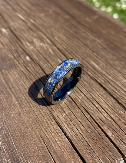 Anello di Ceramica Nera, LapisLazuli e Foglia d’Oro