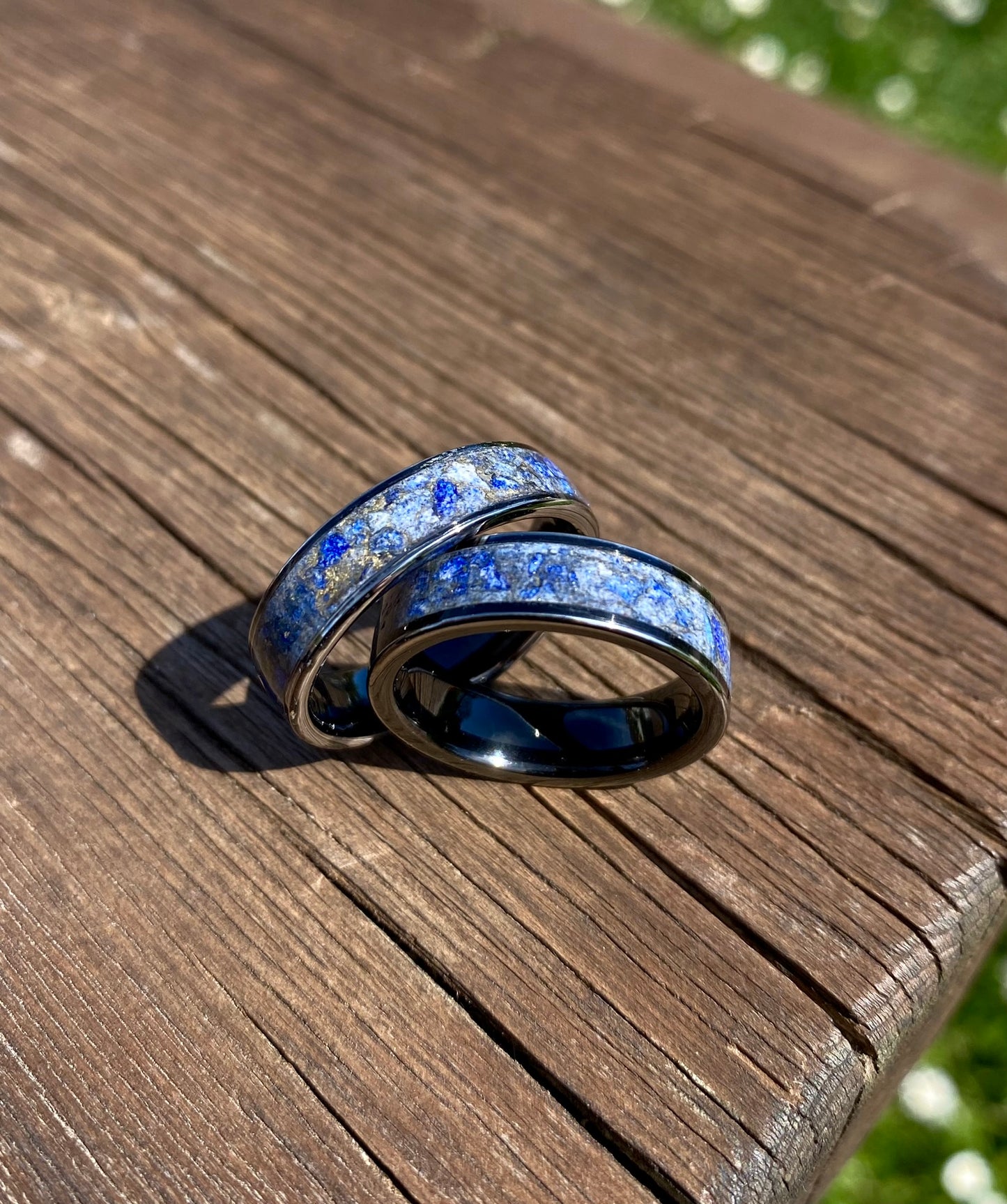 Anello di Ceramica Nera, LapisLazuli e Foglia d’Oro