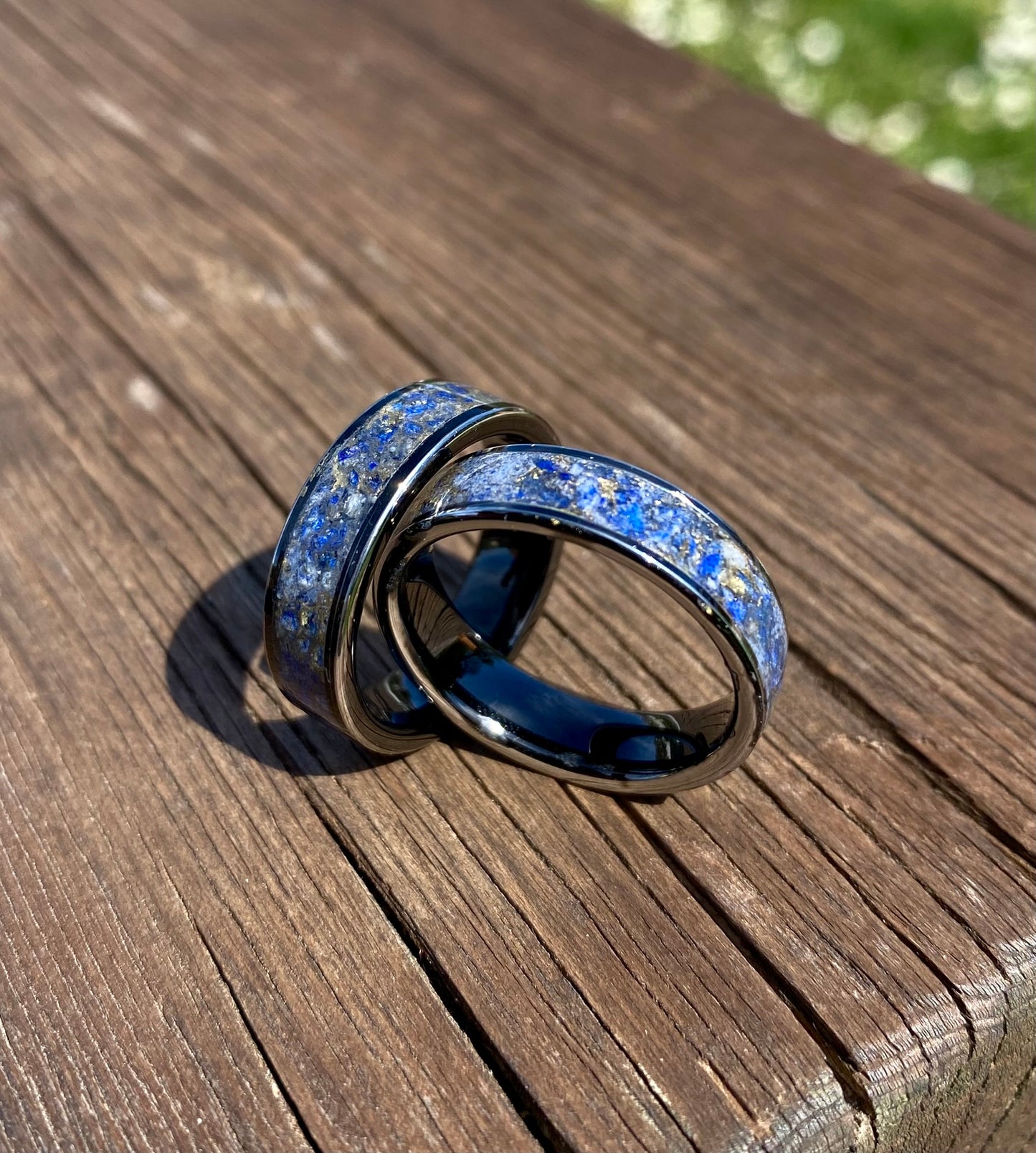 Anello di Ceramica Nera, LapisLazuli e Foglia d’Oro