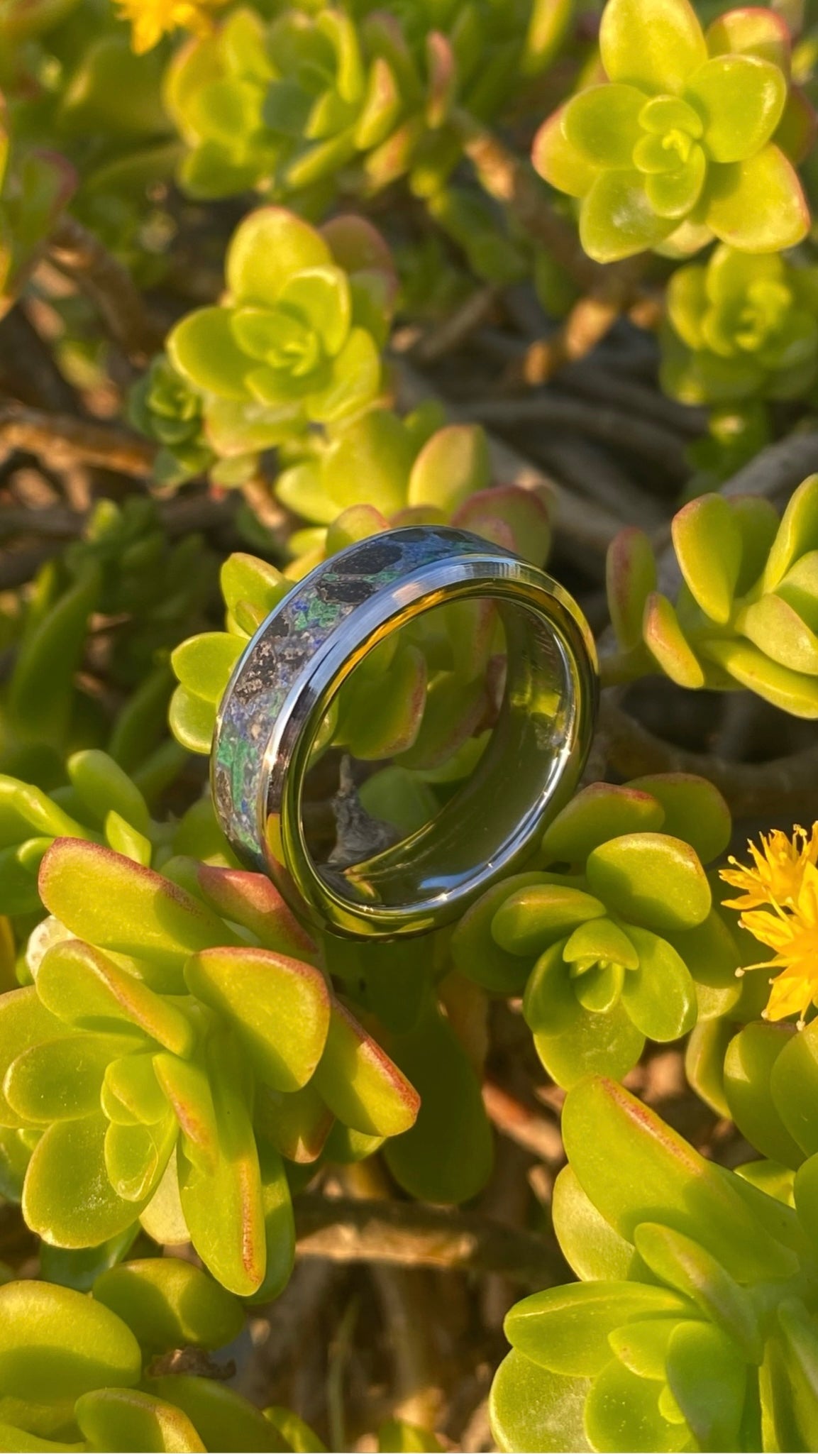 Anello di Malachite, Lapislazzulo e Sabbia Nera Islandese (Reynifsjara)