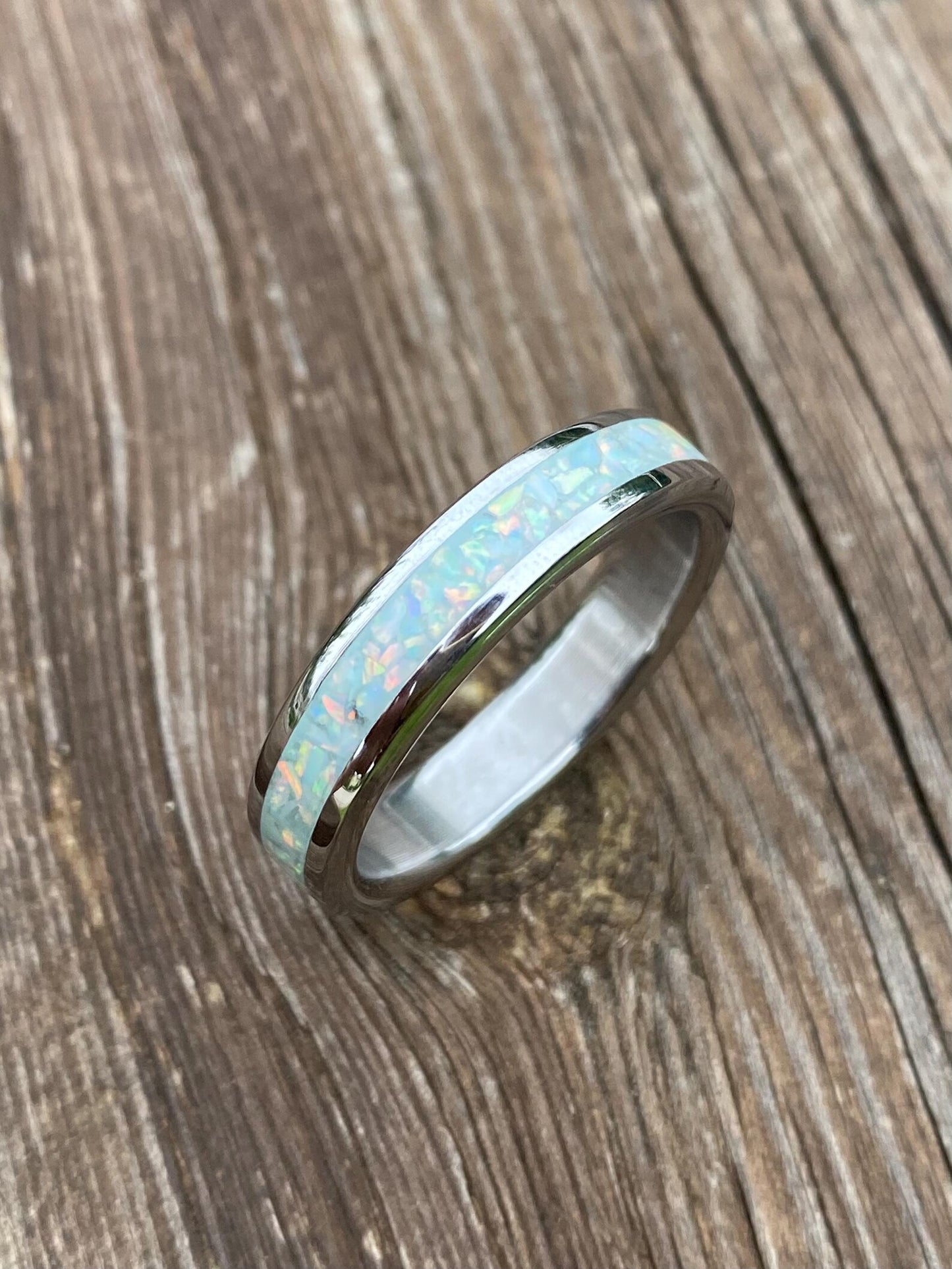 Anello di Opale "Pearl White" e Titanio / Acciaio Inox