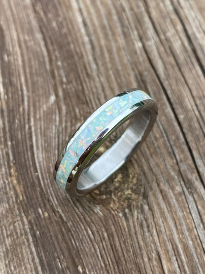 Anello di Opale "Pearl White" e Titanio / Acciaio Inox