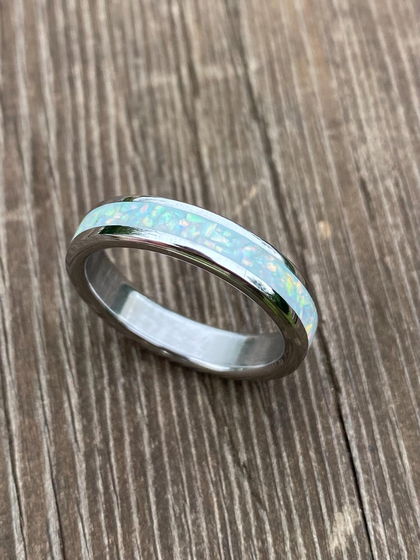 Anello di Opale "Pearl White" e Titanio / Acciaio Inox